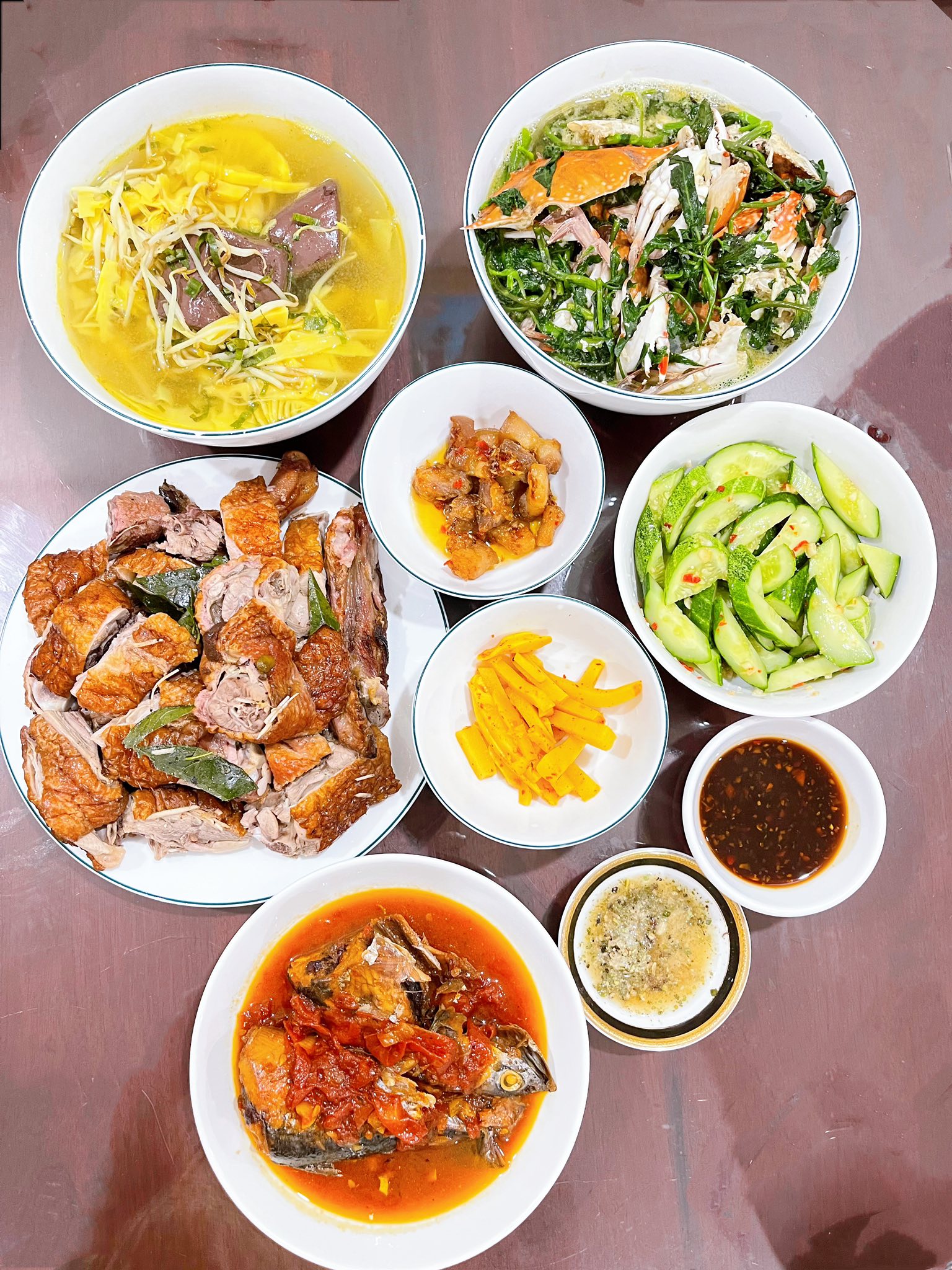 Mẹ chồng nấu cơm cữ cho con dâu ngày nào cũng thịnh soạn, hoành tráng, chị em ghen tỵ: "Cho ở cữ chung với"- Ảnh 4.