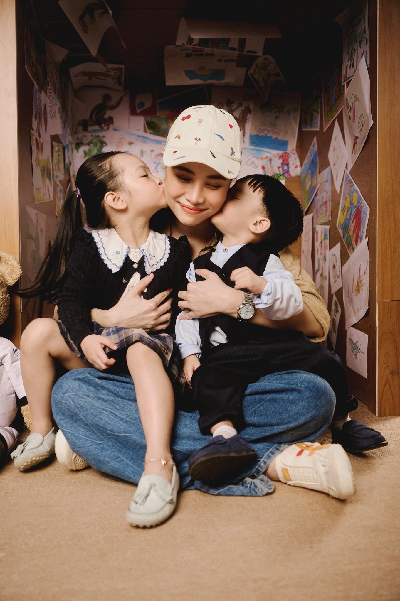 Con gái 4 tuổi nhắc nhở Đàm Thu Trang một chuyện liên quan tới bố Cường Đô la giữa đêm, netizen xuýt xoa xin vía- Ảnh 1.