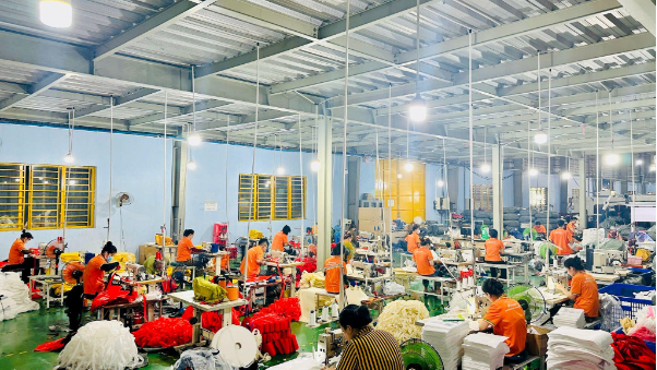 Từ bỏ thu nhập 60 triệu đồng cô gái khởi khiệp bằng túi vải không dệt- Ảnh 2. Từ bỏ thu nhập 60 triệu đồng cô gái khởi khiệp bằng túi vải không dệt- Ảnh 2.