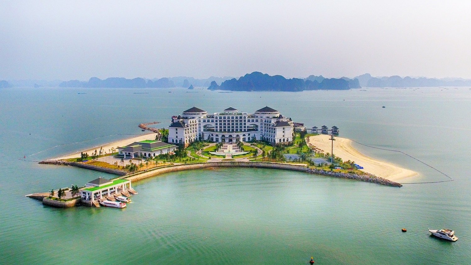 Đảo Rều Hạ Long - nơi Hồ Quỳnh Hương tổ chức đám cưới có gì đặc biệt mà được coi là "Dubai thu nhỏ"?- Ảnh 2.