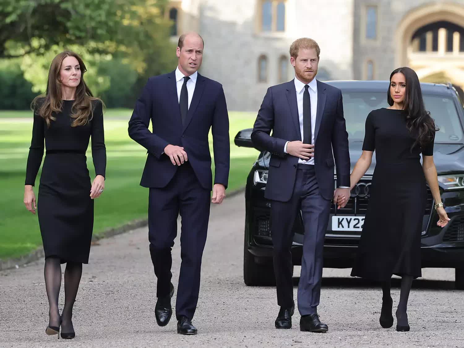 Meghan Markle và Kate Middleton: Cả hai đều khóc nức nở vì một chiếc váy?- Ảnh 5.