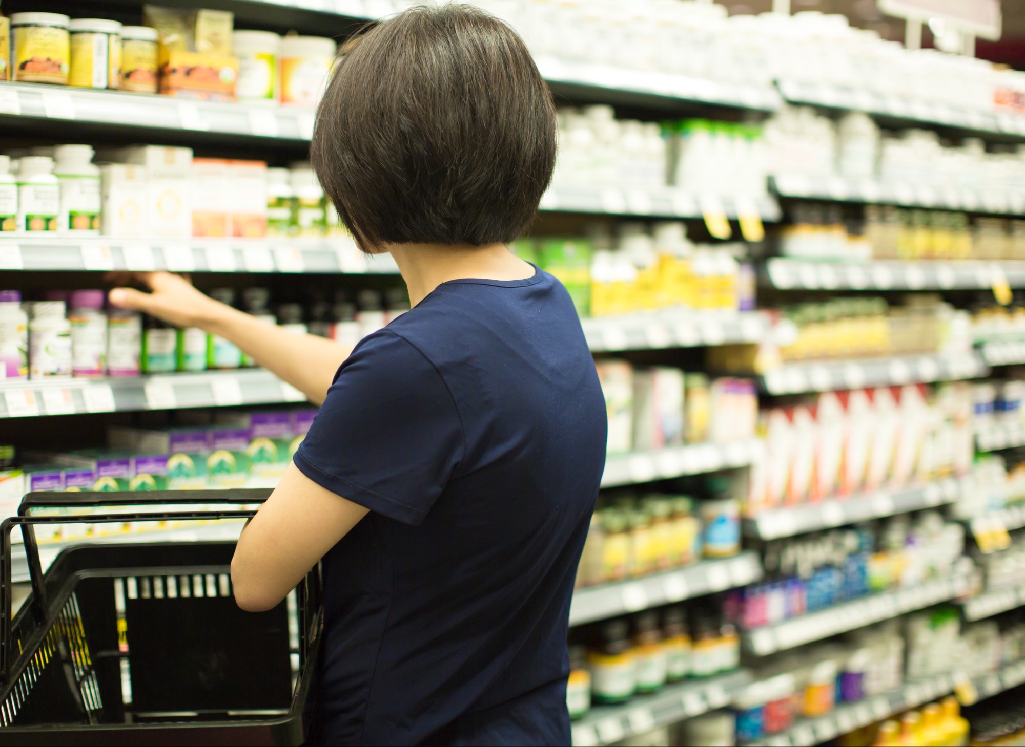 Gen Z dùng thực phẩm chức năng: Không còn “nghe thử”, mà bắt đầu chọn đúng- Ảnh 1.