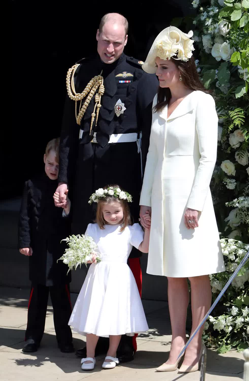 Meghan Markle và Kate Middleton: Cả hai đều khóc nức nở vì một chiếc váy?- Ảnh 2.