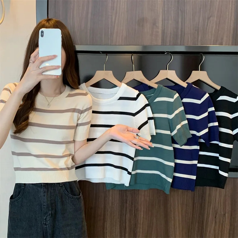 Phụ nữ trung niên đừng mặc đồ tùy tiện: Có "4 bảo bối thời trang" này, mùa hè sẽ vừa mát vừa sang- Ảnh 11. Phụ nữ trung niên đừng mặc đồ tùy tiện: Có "4 bảo bối thời trang" này, mùa hè sẽ vừa mát vừa sang- Ảnh 11.
