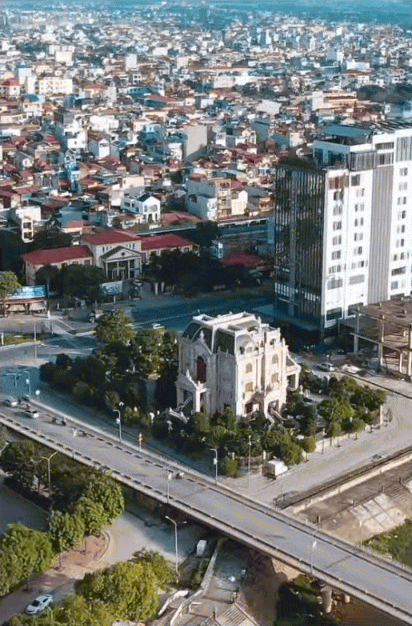 Lâu đài có 1-0-2 trên đất vàng ở Hà Nam: 4 phía đều là "view triệu đô" nhưng vẫn có một điểm gây "lăn tăn"- Ảnh 1. Lâu đài có 1-0-2 trên đất vàng ở Hà Nam: 4 phía đều là "view triệu đô" nhưng vẫn có một điểm gây "lăn tăn"- Ảnh 1.