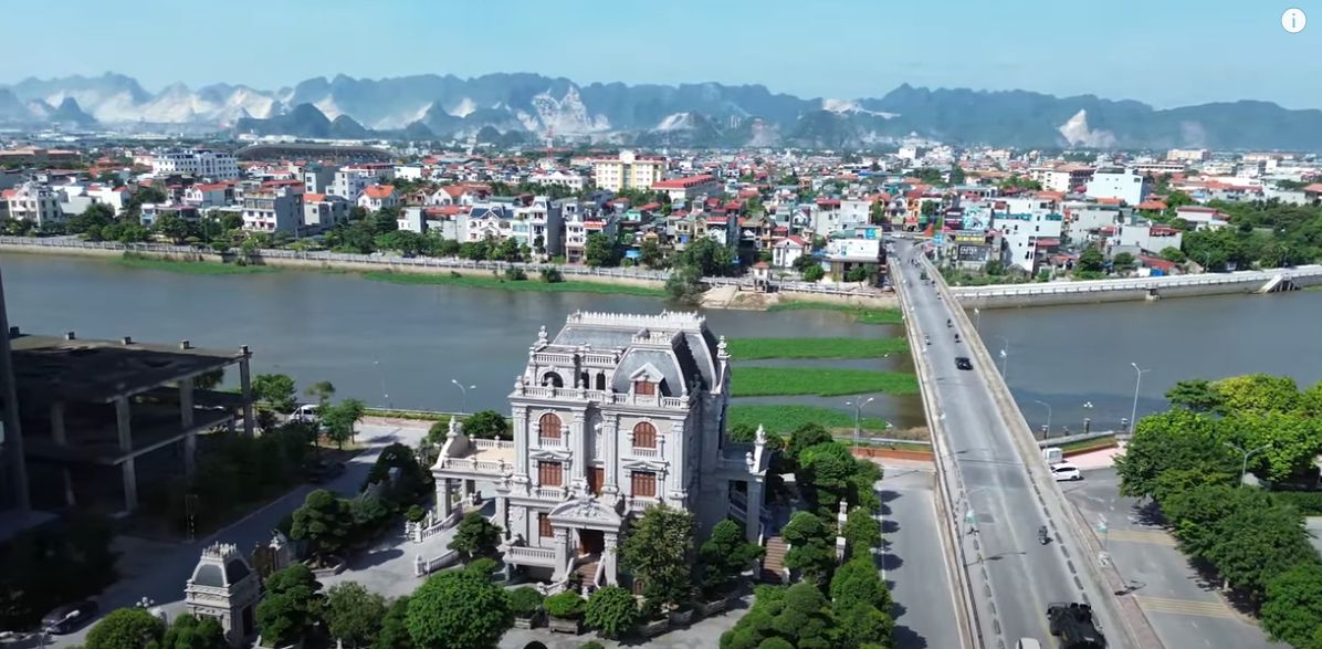 Lâu đài có 1-0-2 trên đất vàng ở Hà Nam: 4 phía đều là "view triệu đô" nhưng vẫn có một điểm gây "lăn tăn"- Ảnh 9. Lâu đài có 1-0-2 trên đất vàng ở Hà Nam: 4 phía đều là "view triệu đô" nhưng vẫn có một điểm gây "lăn tăn"- Ảnh 9.