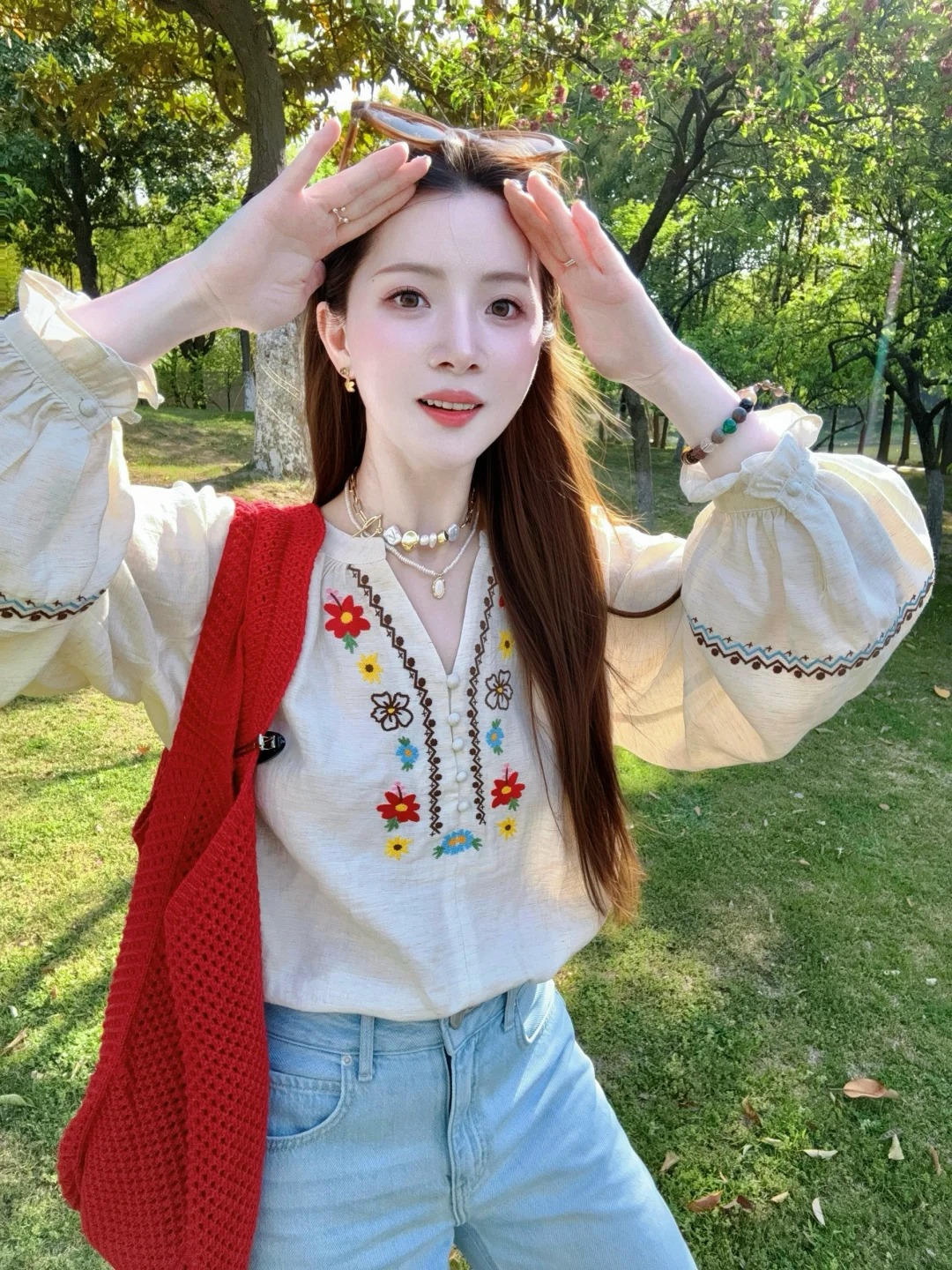 Người sinh vào mùa Xuân nên mặc màu gì để hút tài hút lộc, tiền bạc dồi dào quanh năm?- Ảnh 1.