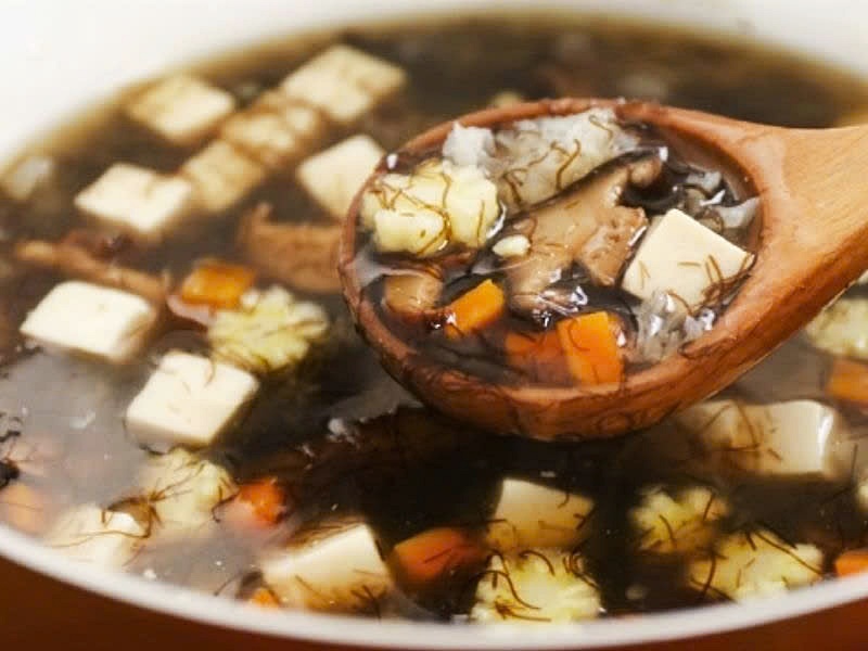 Nhìn qua tưởng "tóc rối" nhưng nấu được nhiều món ăn vừa ngon, bổ dưỡng lại mang ý nghĩa điềm lành- Ảnh 8. Nhìn qua tưởng "tóc rối" nhưng nấu được nhiều món ăn vừa ngon, bổ dưỡng lại mang ý nghĩa điềm lành- Ảnh 8.