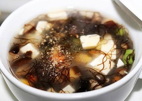 Nhìn qua tưởng "tóc rối" nhưng nấu được nhiều món ăn vừa ngon, bổ dưỡng lại mang ý nghĩa điềm lành- Ảnh 9. Nhìn qua tưởng "tóc rối" nhưng nấu được nhiều món ăn vừa ngon, bổ dưỡng lại mang ý nghĩa điềm lành- Ảnh 9.