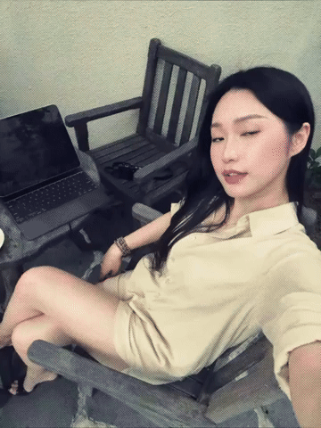 Đoàn Văn Hậu được khen là "cầu thủ châu Á có vợ đẹp nhất", Doãn Hải My phản ứng bất ngờ, EQ cao!- Ảnh 3.