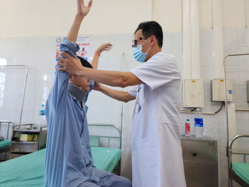 Những hình ảnh đáng sợ của việc chơi game không khoa học, cảnh báo cho game thủ
- Ảnh 1. Những hình ảnh đáng sợ của việc chơi game không khoa học, cảnh báo cho game thủ
- Ảnh 1.