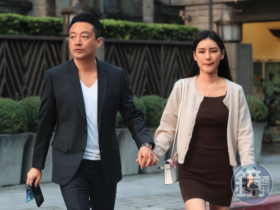 Chồng cũ cưới hot girl sau 3 tháng Từ Hy Viên qua đời: Cbiz tẩy chay gắt đám cưới khiến Uông Tiểu Phi "muối mặt"- Ảnh 7.