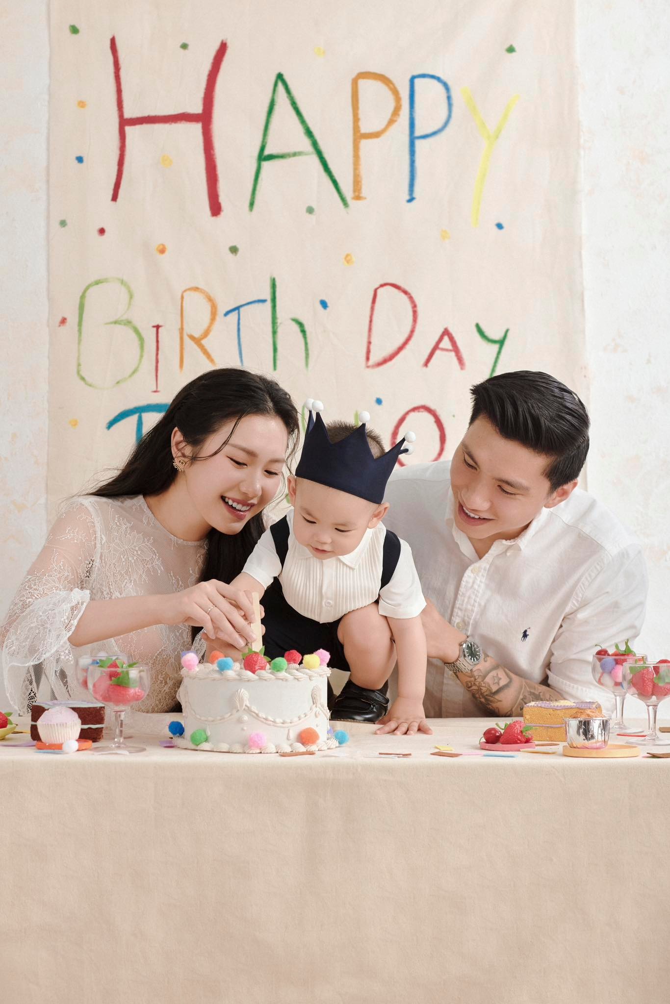 Văn Hậu tung ảnh nét căng mừng sinh nhật con trai, Văn Hậu tung ảnh nét căng mừng sinh nhật con trai,