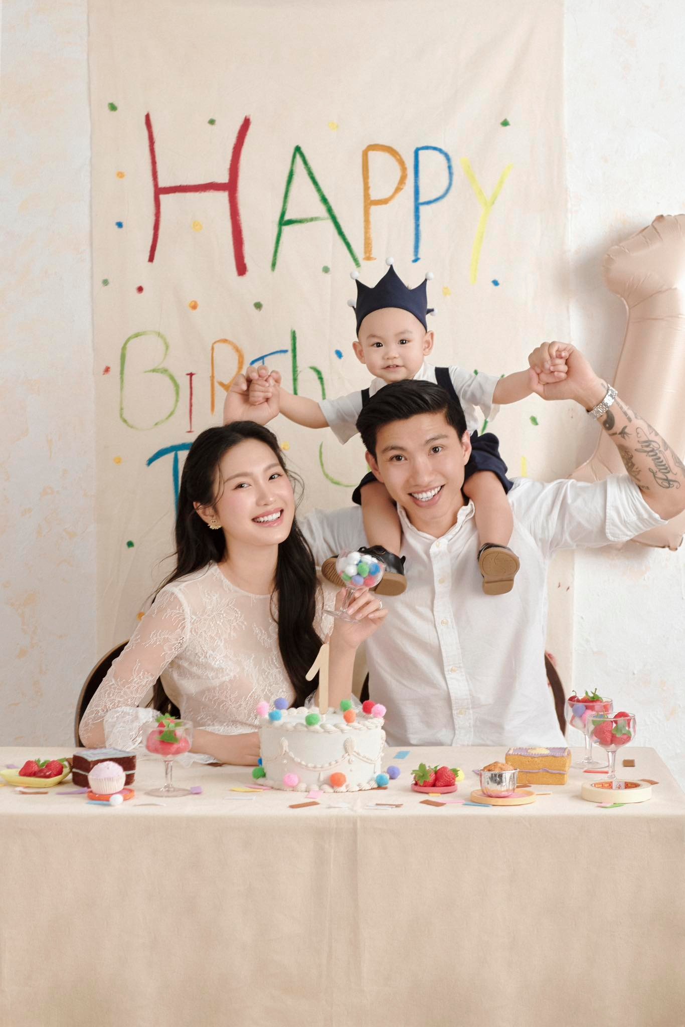 Văn Hậu tung ảnh nét căng mừng sinh nhật con trai, Văn Hậu tung ảnh nét căng mừng sinh nhật con trai,