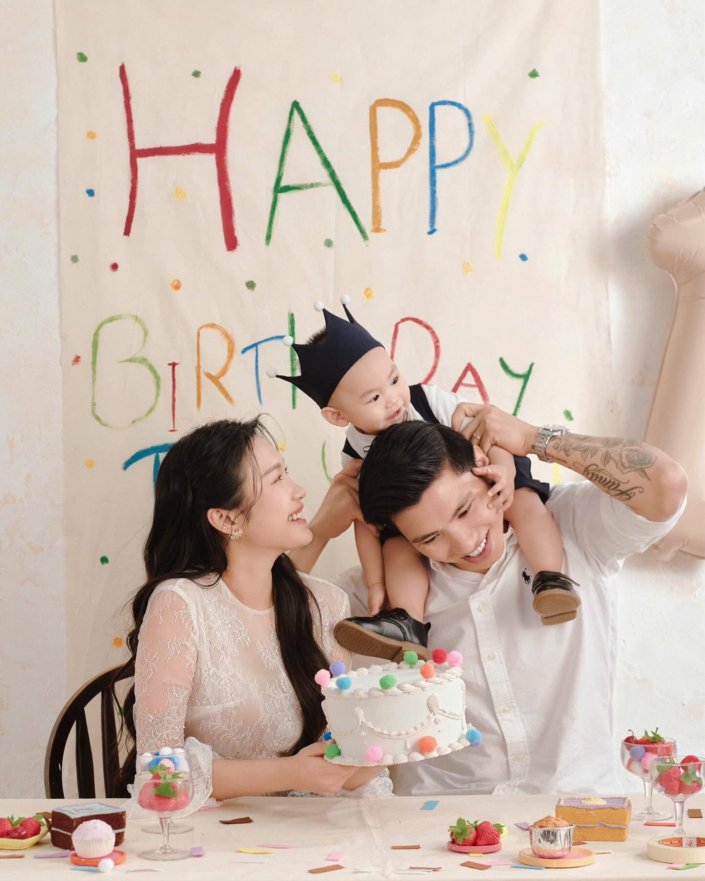 Văn Hậu tung ảnh nét căng mừng sinh nhật con trai, Văn Hậu tung ảnh nét căng mừng sinh nhật con trai,