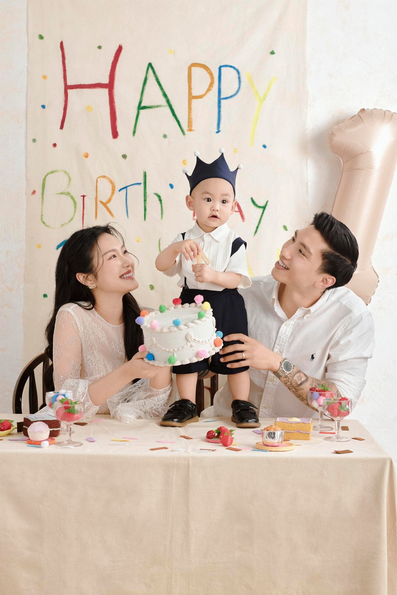 Văn Hậu tung ảnh nét căng mừng sinh nhật con trai, Văn Hậu tung ảnh nét căng mừng sinh nhật con trai,