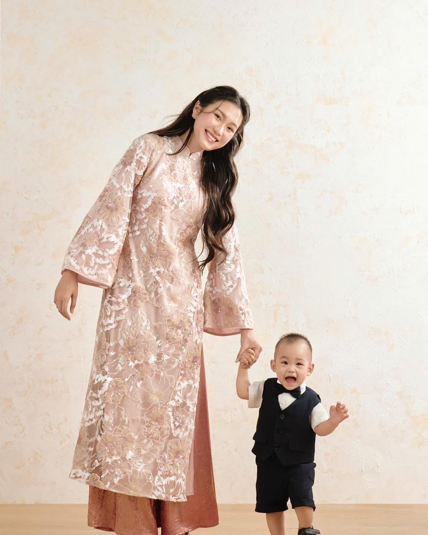 Văn Hậu tung ảnh nét căng mừng sinh nhật con trai, Văn Hậu tung ảnh nét căng mừng sinh nhật con trai,