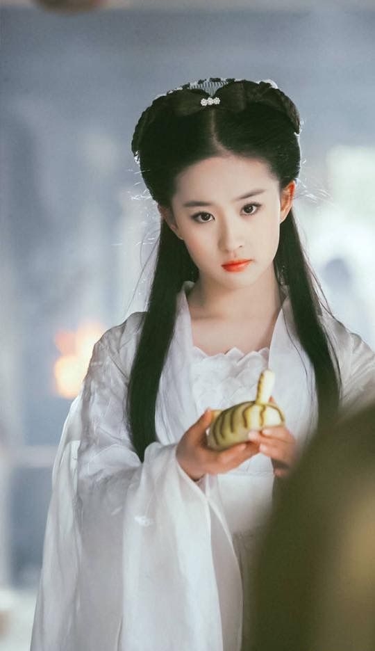 Lưu Diệc Phi 17 tuổi đẹp hết phần thiên hạ: Năm ấy xem mà tưởng tiên nữ giáng trần, sao hoàn mỹ như vậy được?- Ảnh 4.