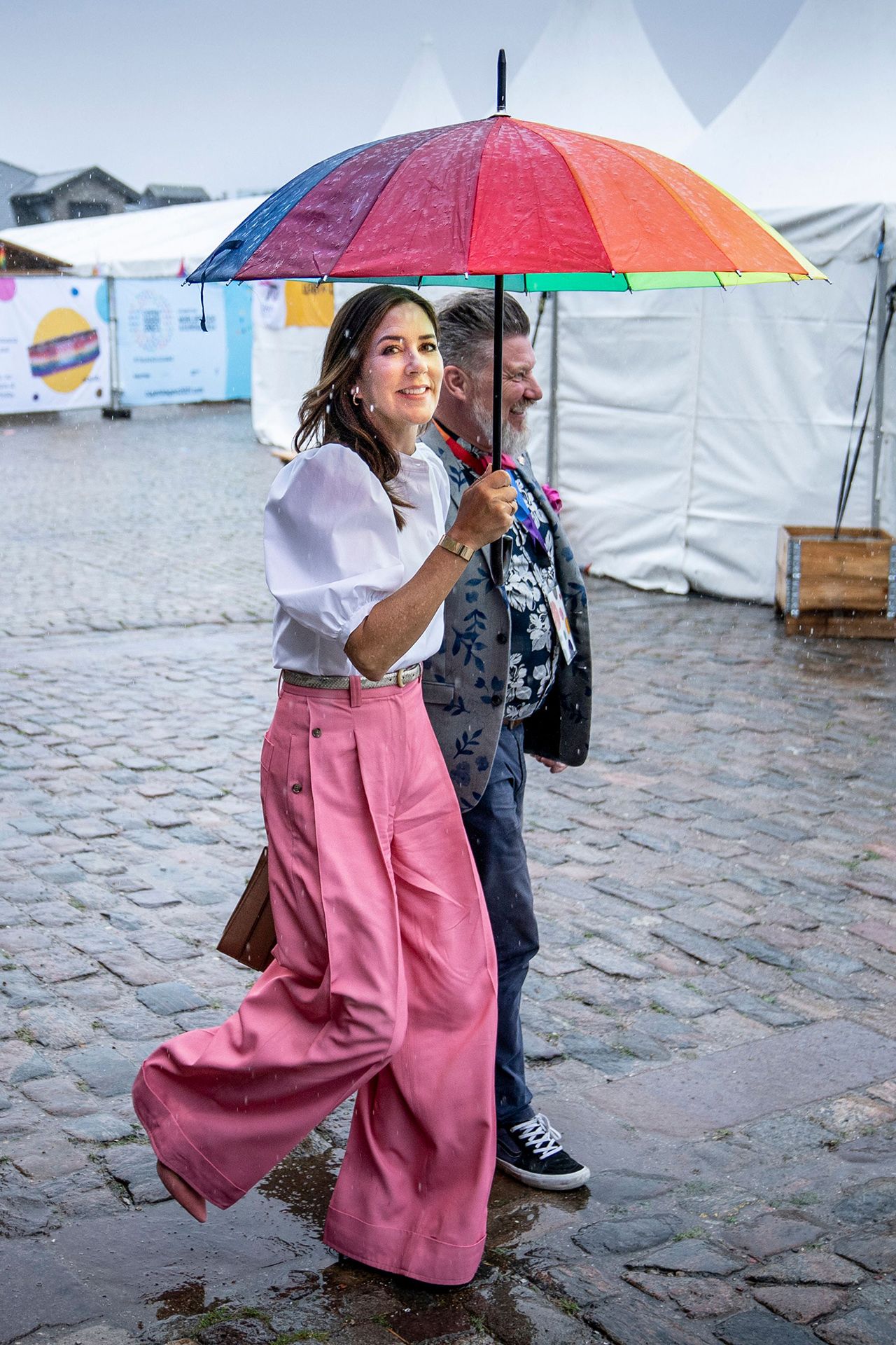 26 khoảnh khắc thời trang đáng nhớ của Vương hậu Mary, được mệnh danh là "nàng Kate của Copenhagen"- Ảnh 12.