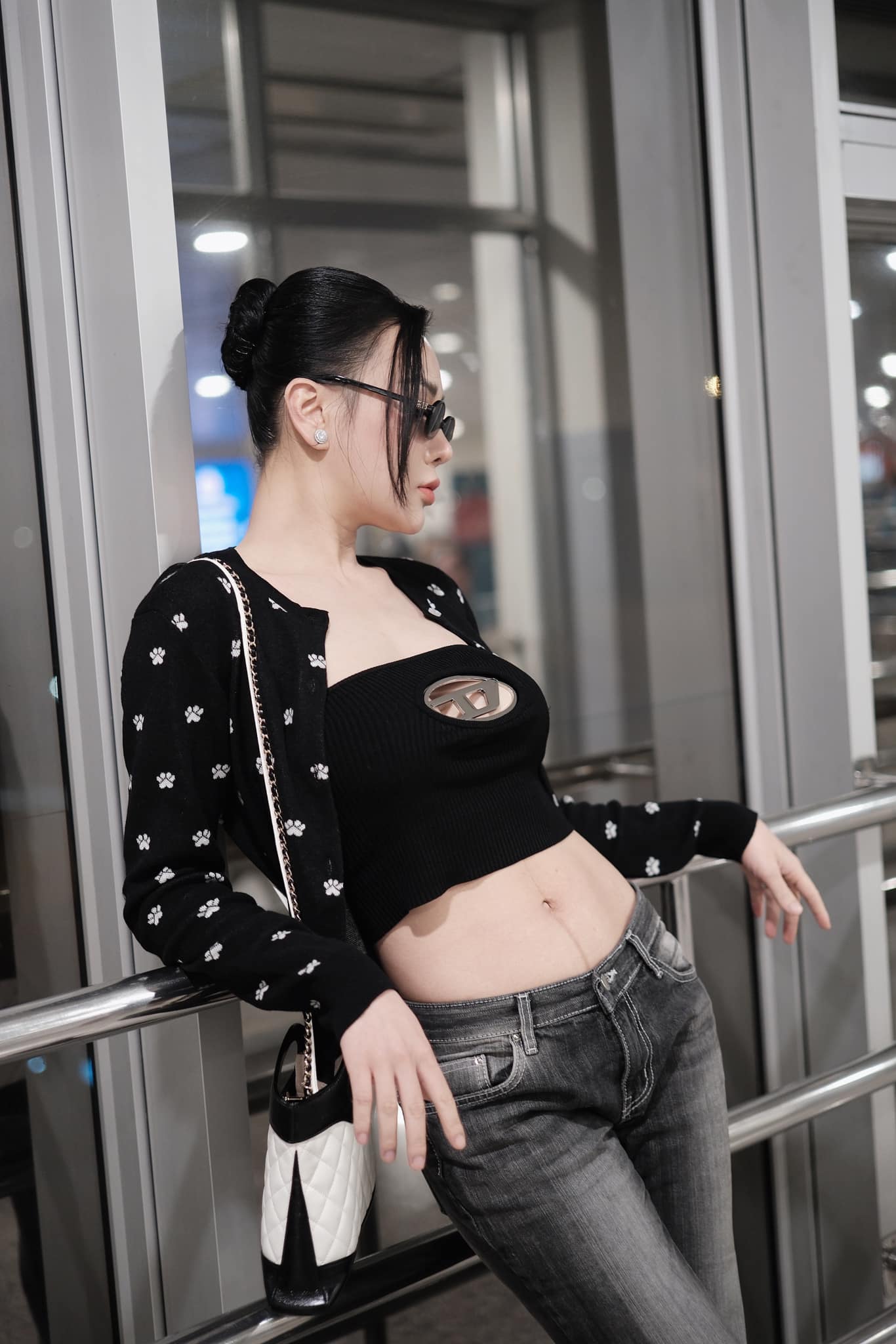 Đẻ sinh đôi mà dáng cỡ này, Phương Oanh khiến hội chị em ghen tỵ khi diện trang phục khoe body đẹp miễn chê- Ảnh 7.