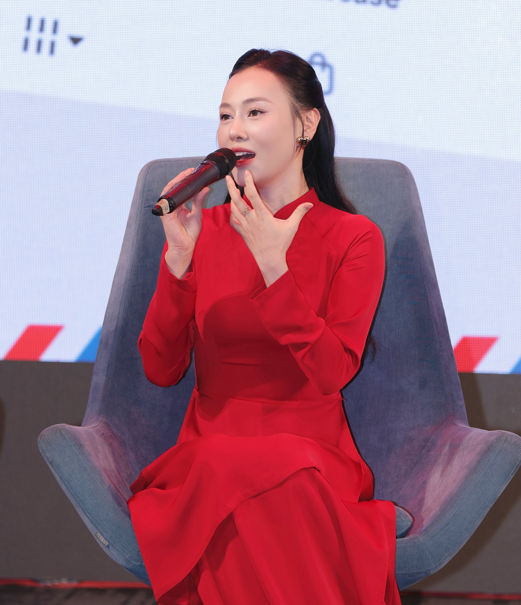 Đẻ sinh đôi mà dáng cỡ này, Phương Oanh khiến hội chị em ghen tỵ khi diện trang phục khoe body đẹp miễn chê- Ảnh 5.