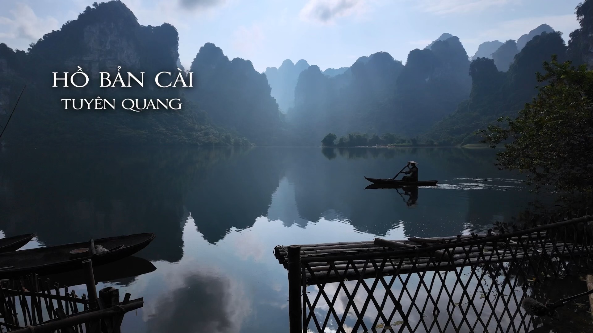 Khám phá Tuyên Quang, Cao Bằng cùng "Thám tử Kiên": Cảnh sắc "tuyệt đối điện ảnh" giữa sương mù, núi đá và ánh hoàng hôn- Ảnh 1.