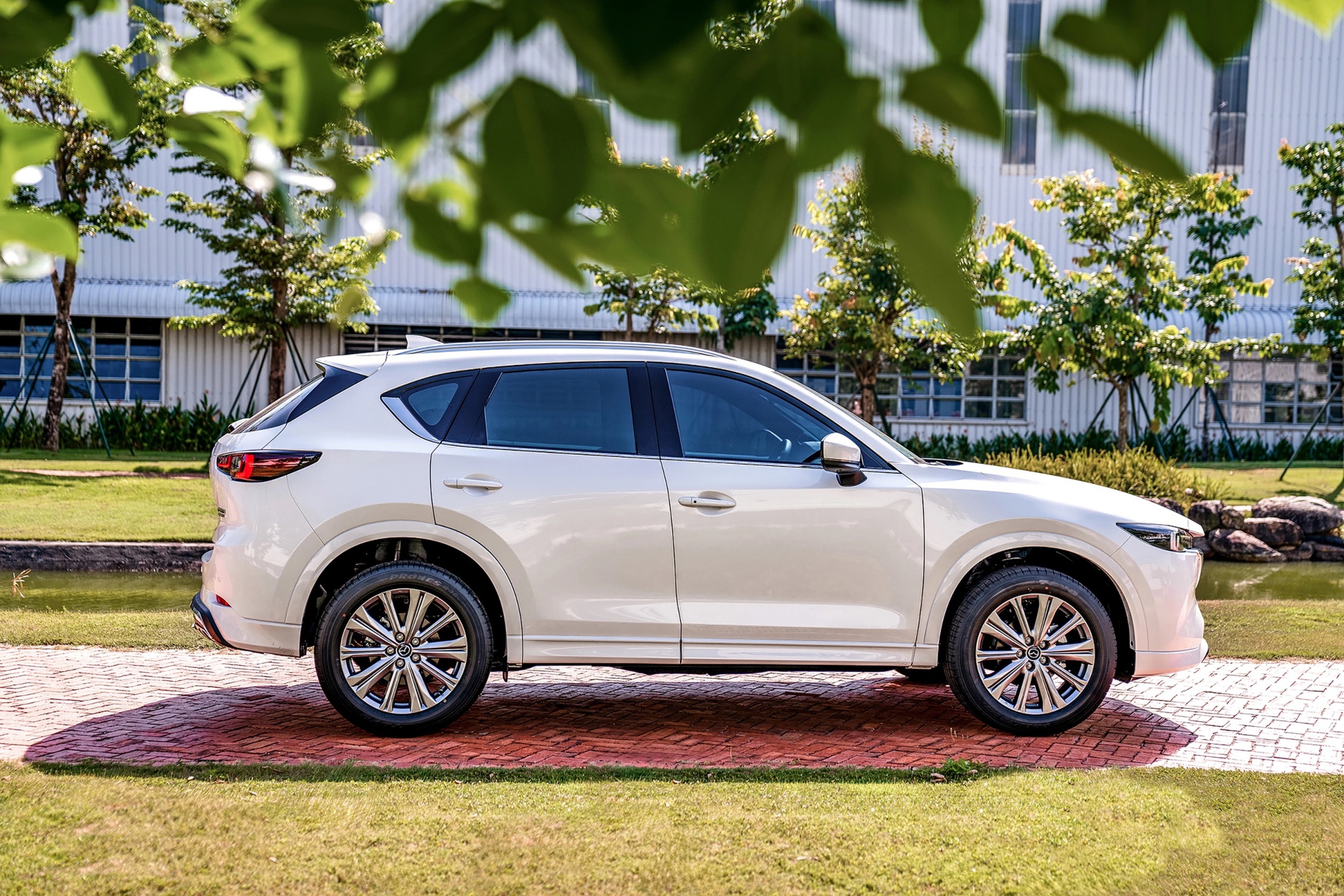 Mazda CX-5 tạo cú hích doanh số, chuyên gia gọi tên 3 ‘điểm chạm’ đúng nhu cầu khách Việt- Ảnh 3.