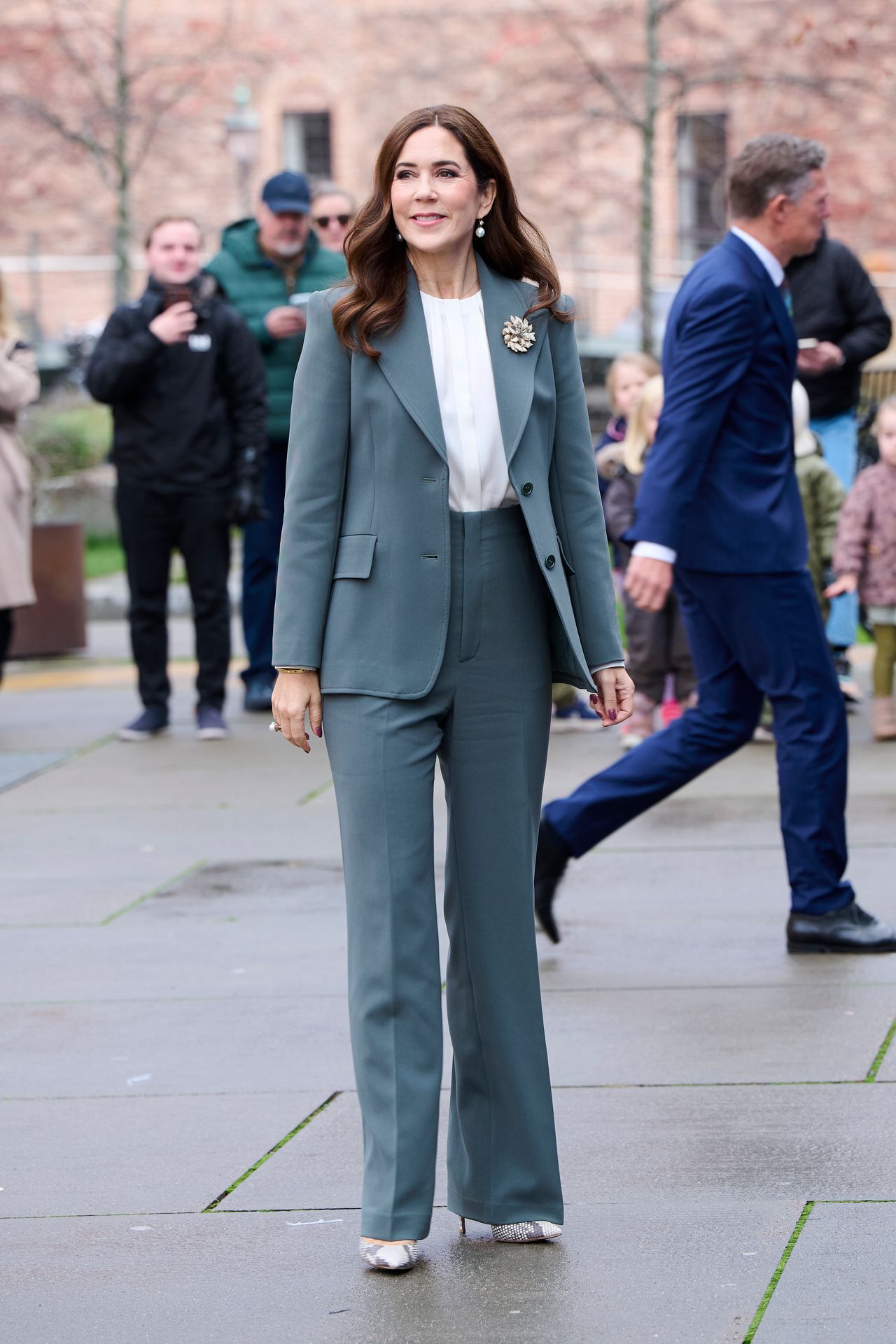 26 khoảnh khắc thời trang đáng nhớ của Vương hậu Mary, được mệnh danh là "nàng Kate của Copenhagen"- Ảnh 5.