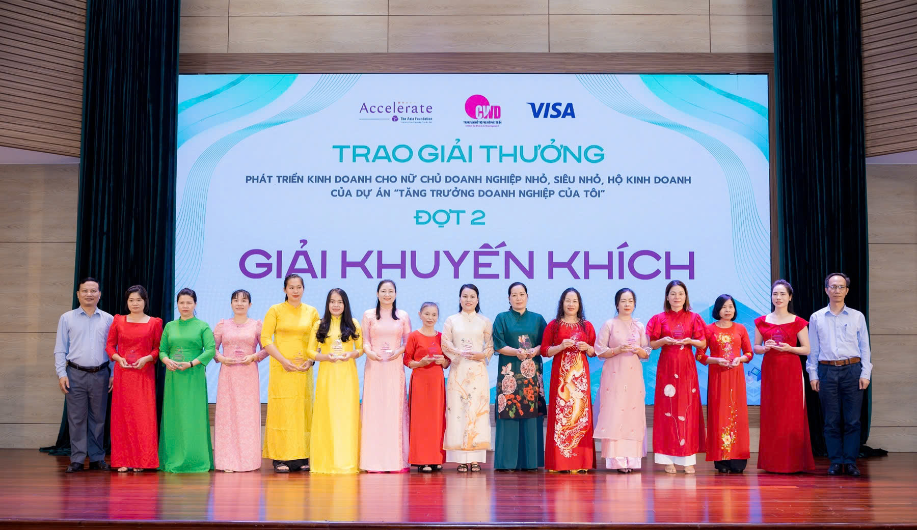 Dự án hỗ trợ phụ nữ phát triển kinh tế: Trao 280 triệu đồng cho 29 nữ chủ doanh nghiệp- Ảnh 8.