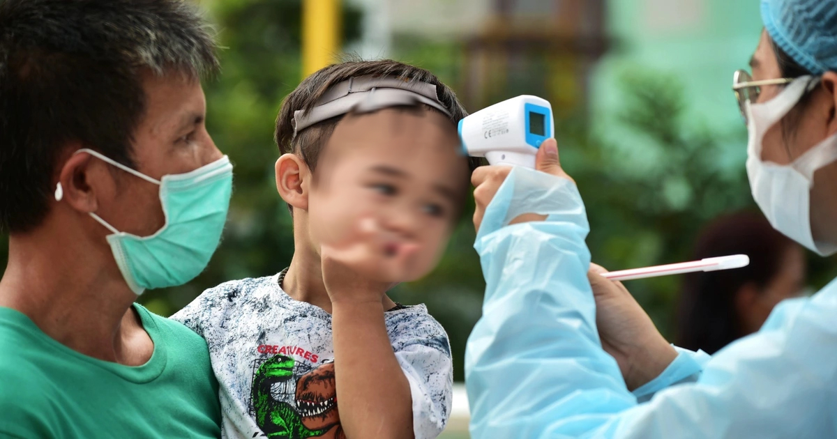 Covid-19 đang có dấu hiệu tăng trở lại, với trẻ nhỏ CHƯA TIÊM vaccine, phải làm sao để phòng bệnh cho con?- Ảnh 2.