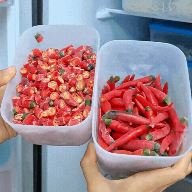 Bí quyết bảo quản ớt tươi ngon suốt 6 tháng: Chị em nội trợ nhất định phải biết!- Ảnh 1.