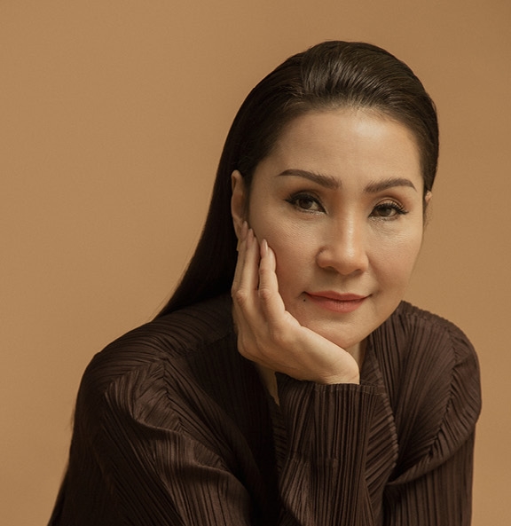 Hồng Đào sau thông tin kết hôn ở tuổi 63 chiếm sóng MXH: Ngôi sao chưa từng "hết thời" của showbiz Việt - Ảnh 2.