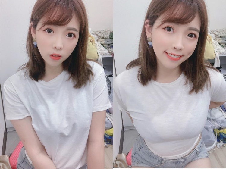 Chỉ nằm ngủ cùng mèo cưng trên sóng, nữ streamer gợi cảm vẫn thu hút hàng nghìn người theo dõi, không thể rời mắt- Ảnh 4. Chỉ nằm ngủ cùng mèo cưng trên sóng, nữ streamer gợi cảm vẫn thu hút hàng nghìn người theo dõi, không thể rời mắt- Ảnh 4.