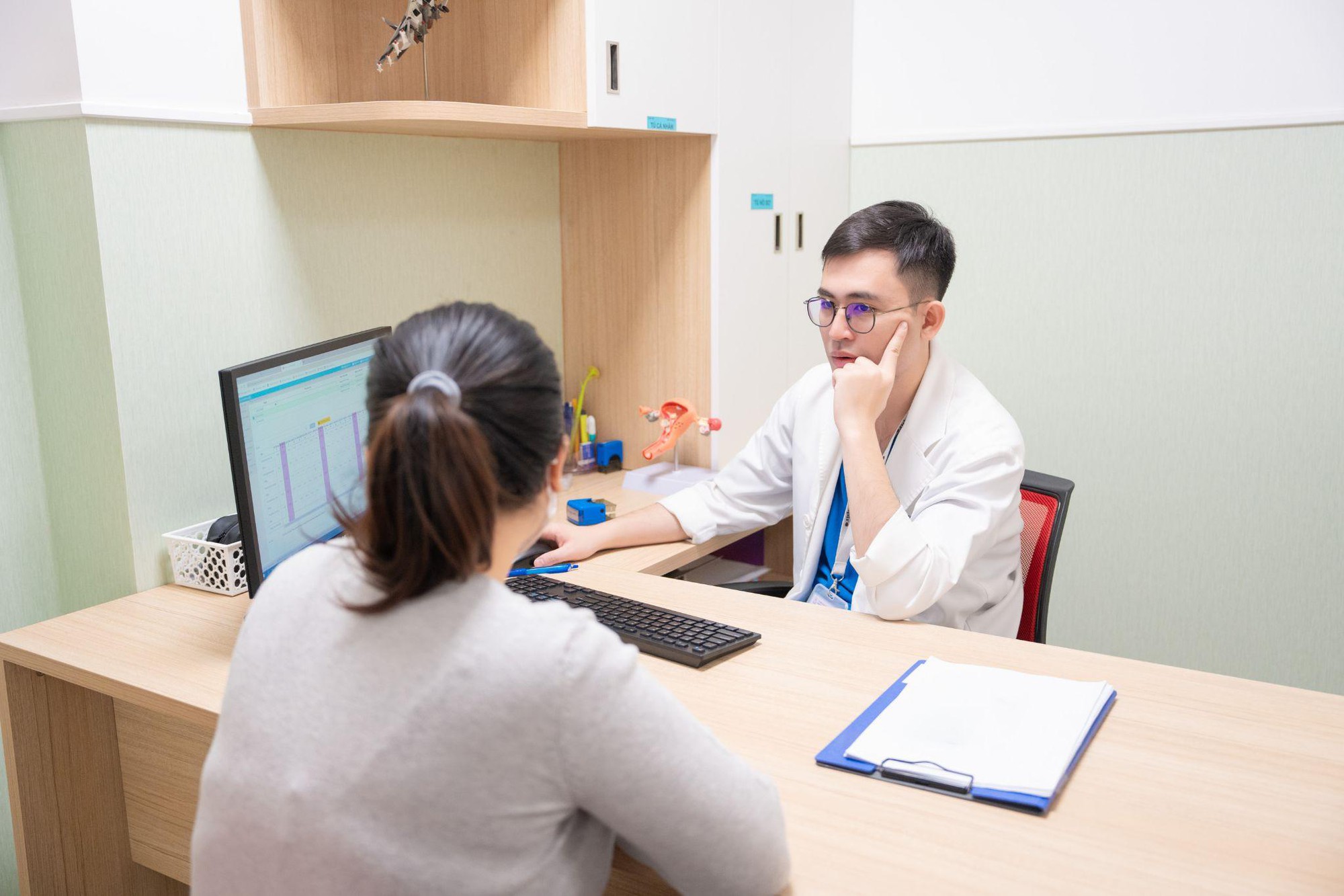Phép màu IVF: Xóa gen di truyền mù lòa, đón con yêu khỏe mạnh- Ảnh 1.
