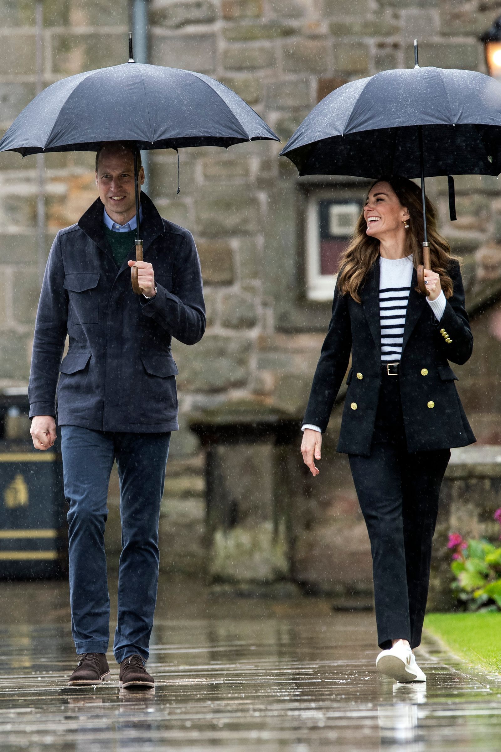 Ngôi trường se duyên cho Thân vương William và Vương phi Kate: Vì sao St Andrews đặc biệt đến vậy?- Ảnh 5.