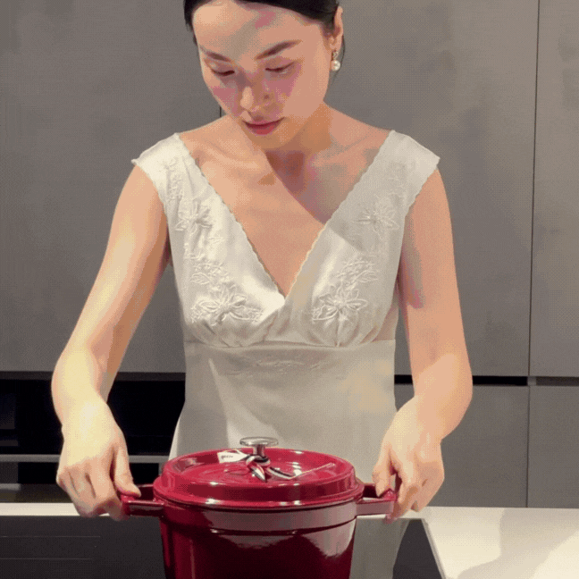 Chiếc nồi “sang xịn mịn” khiến blogger Hà Trúc phát cuồng: Món gì cũng nấu ngon, chị em yêu bếp chỉ ước có một chiếc!- Ảnh 10.