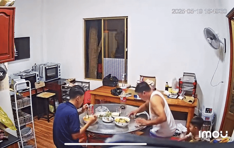 Đến hẹn lại lên, dân tình lại được dịp giải trí với những pha tấu hài cực mạnh khi "nghỉ hưu gặp nghỉ hè"- Ảnh 4. Đến hẹn lại lên, dân tình lại được dịp giải trí với những pha tấu hài cực mạnh khi "nghỉ hưu gặp nghỉ hè"- Ảnh 4.