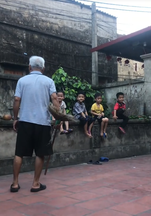 Đến hẹn lại lên, dân tình lại được dịp giải trí với những pha tấu hài cực mạnh khi "nghỉ hưu gặp nghỉ hè"- Ảnh 7. Đến hẹn lại lên, dân tình lại được dịp giải trí với những pha tấu hài cực mạnh khi "nghỉ hưu gặp nghỉ hè"- Ảnh 7.