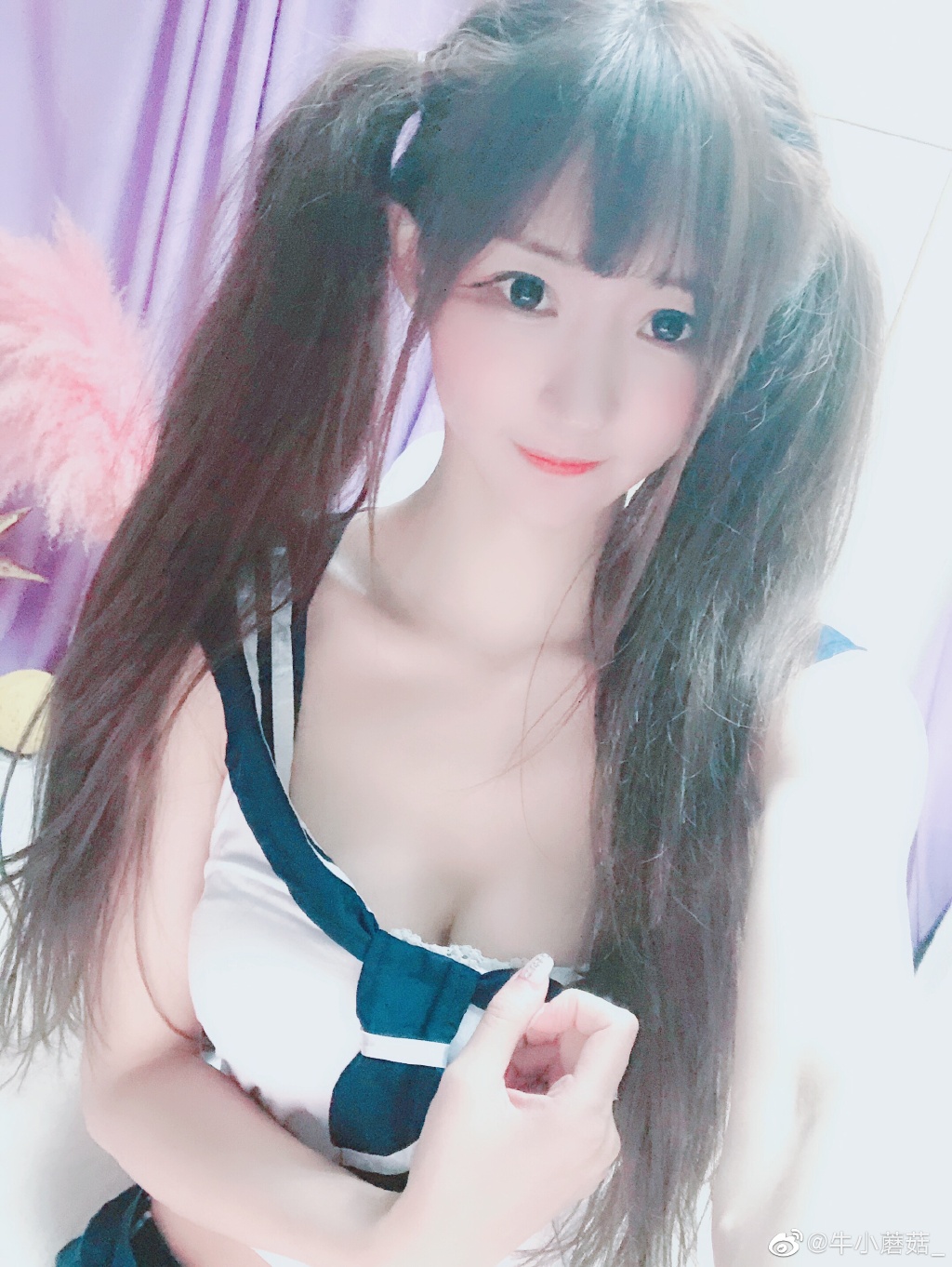 Nữ streamer xinh đẹp bị cấm kênh  vì các hành động nhạy cảm – chiêu trò cố tình hay sự cố ngoài ý muốn?- Ảnh 1.