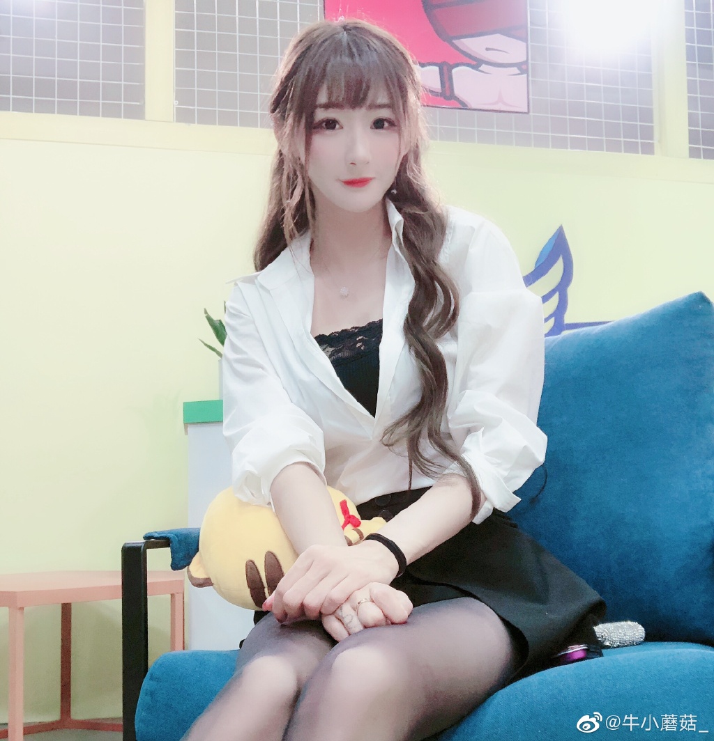 Nữ streamer xinh đẹp bị cấm kênh  vì các hành động nhạy cảm – chiêu trò cố tình hay sự cố ngoài ý muốn?- Ảnh 5.