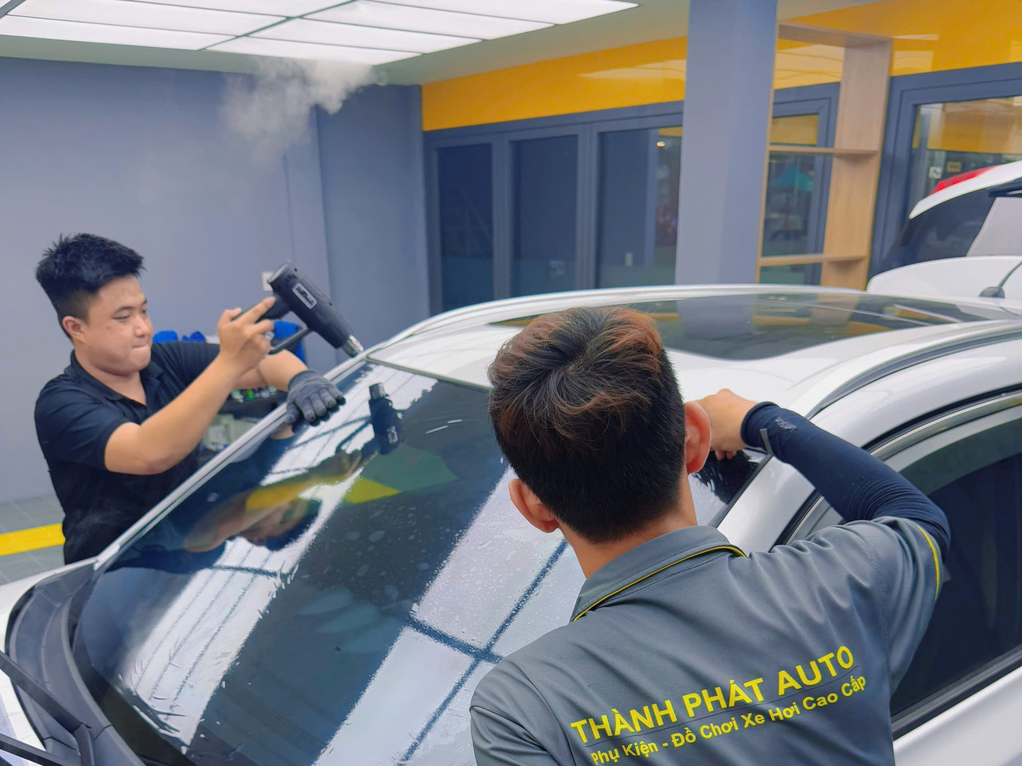 Thành Phát Auto – Địa điểm dán phim cách nhiệt ô tô tại TP.HCM- Ảnh 2. Thành Phát Auto – Địa điểm dán phim cách nhiệt ô tô tại TP.HCM- Ảnh 2.