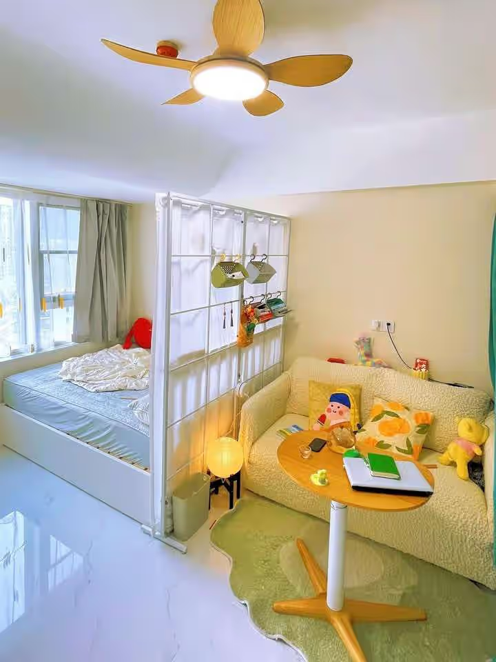 Cô gái làm việc 20 năm, không mua túi xách hay đi shopping, tự mua được nhà riêng 18m² khiến ai cũng nể phục- Ảnh 1.