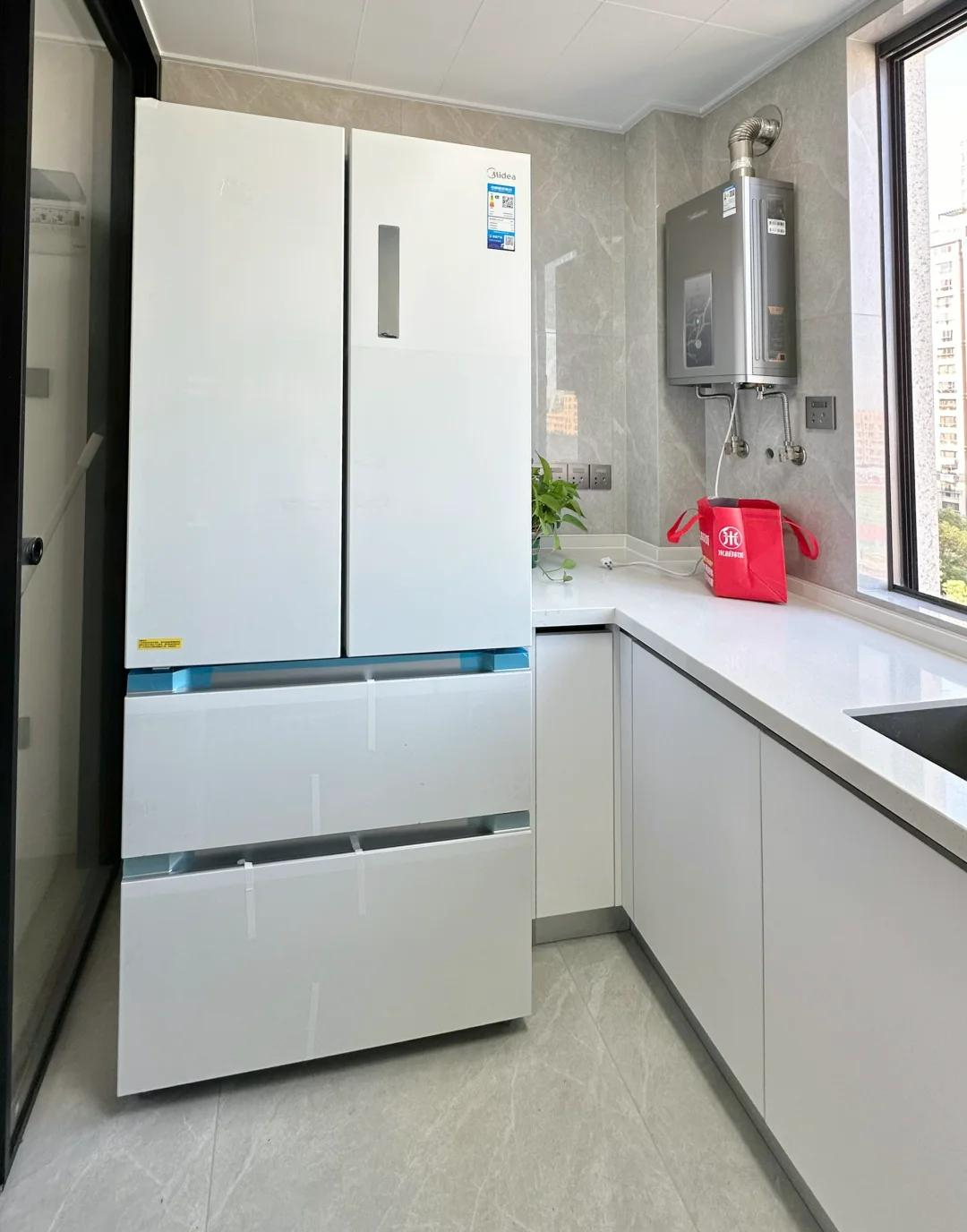 Không còn đặt tủ lạnh trong bếp: Xu hướng mới của người trẻ khiến nhiều người nhận ra mình đã “lỗi thời”- Ảnh 2.