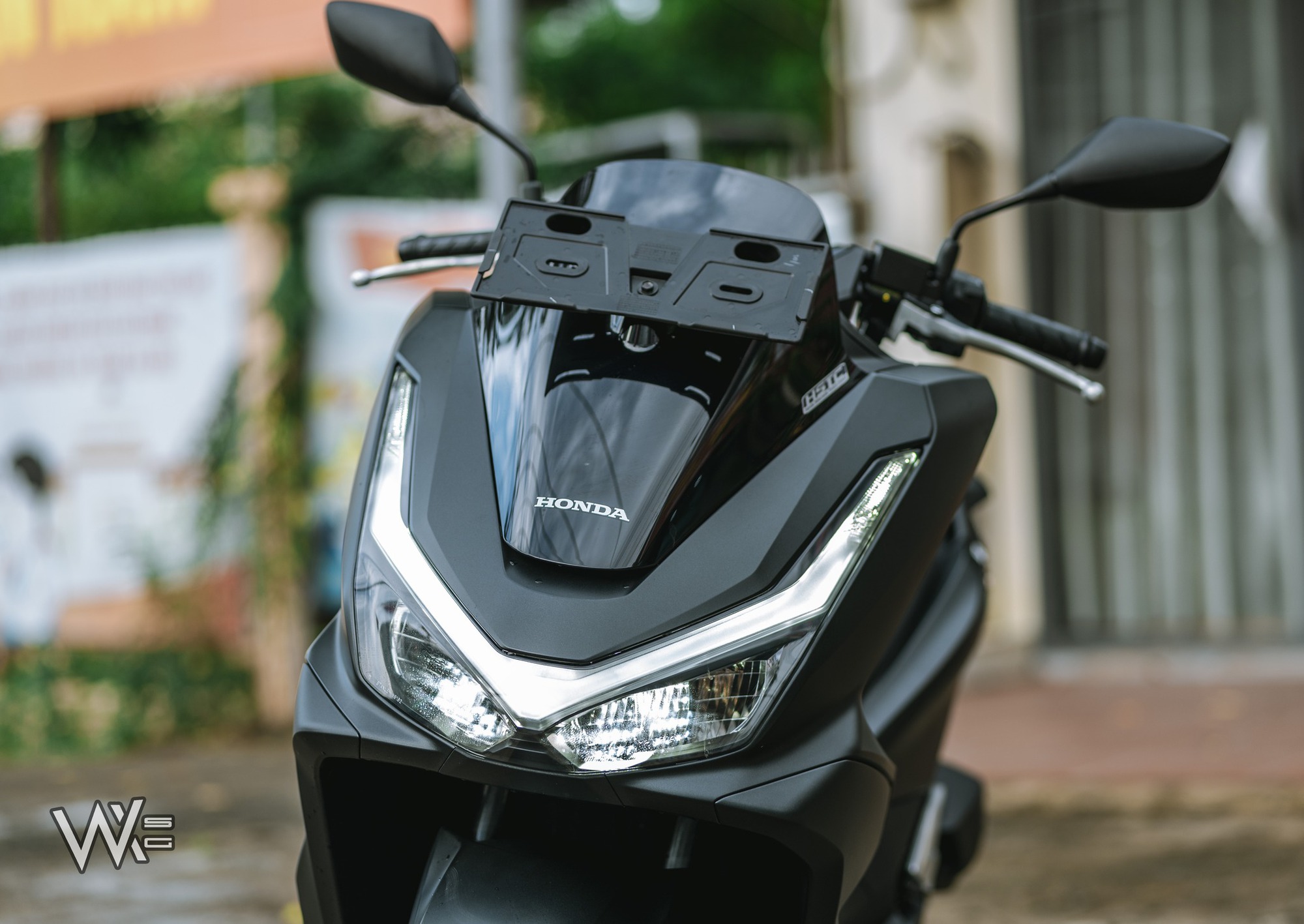 Honda Phi Thuyền 2025 quá 'hot', một lô vừa về giờ còn vài chiếc: Cốp to hơn của SH, ăn xăng 2,2L/100km- Ảnh 7.