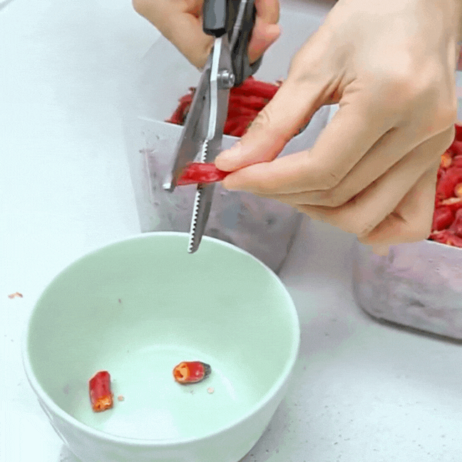 Bí quyết bảo quản ớt tươi ngon suốt 6 tháng: Chị em nội trợ nhất định phải biết!- Ảnh 8.