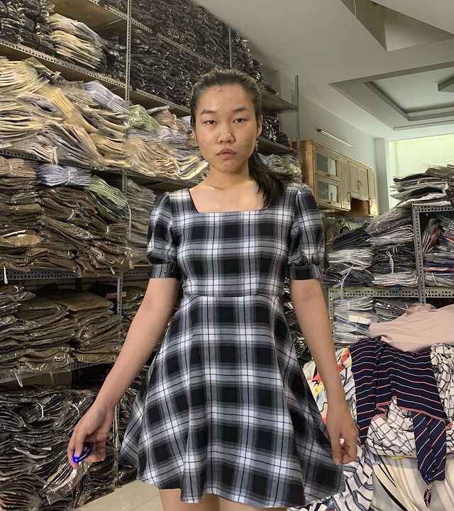 Từng nổi tiếng bằng... "lông cánh" và sự "ố dề", TikToker Lê Thụy giờ ở đâu, làm gì mà được khen lột xác thành công?- Ảnh 1.