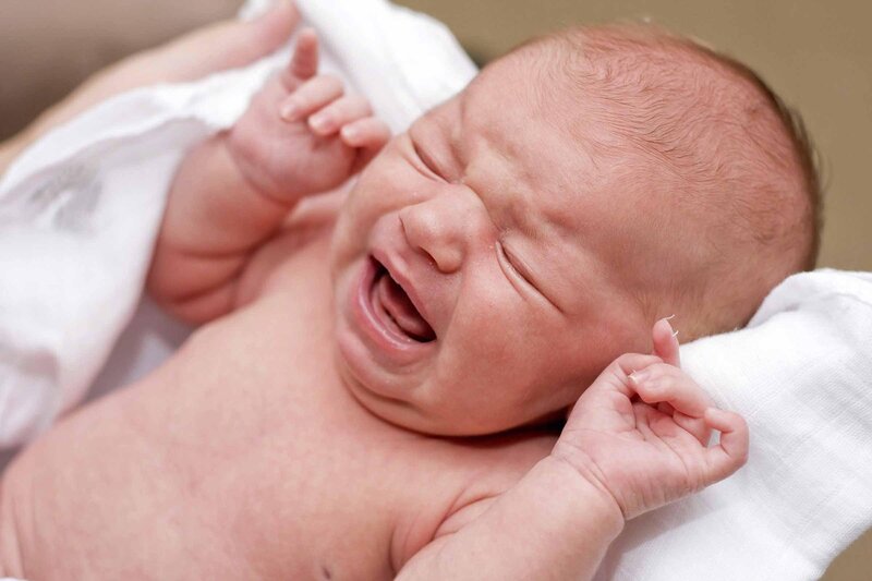Trẻ 4 tháng tuổi bị Covid-19 khiến cha mẹ hoang mang mất ăn mất ngủ: Chăm sóc thế nào mới nhanh khỏi?- Ảnh 1.