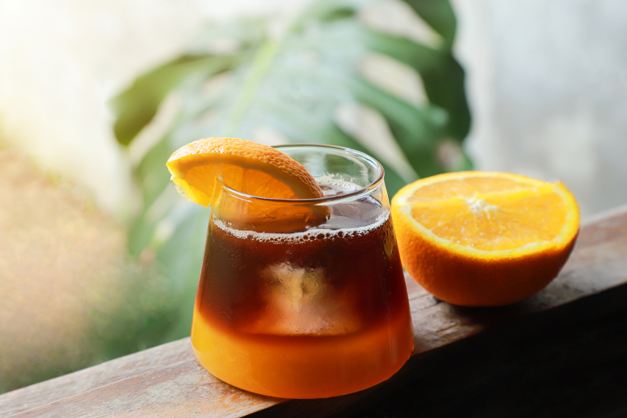 Ngày nào cũng uống cà phê để tỉnh táo, cô gái 24 tuổi không ngờ bị thủng ruột, suýt mất mạng vì 1 sai lầm- Ảnh 2.