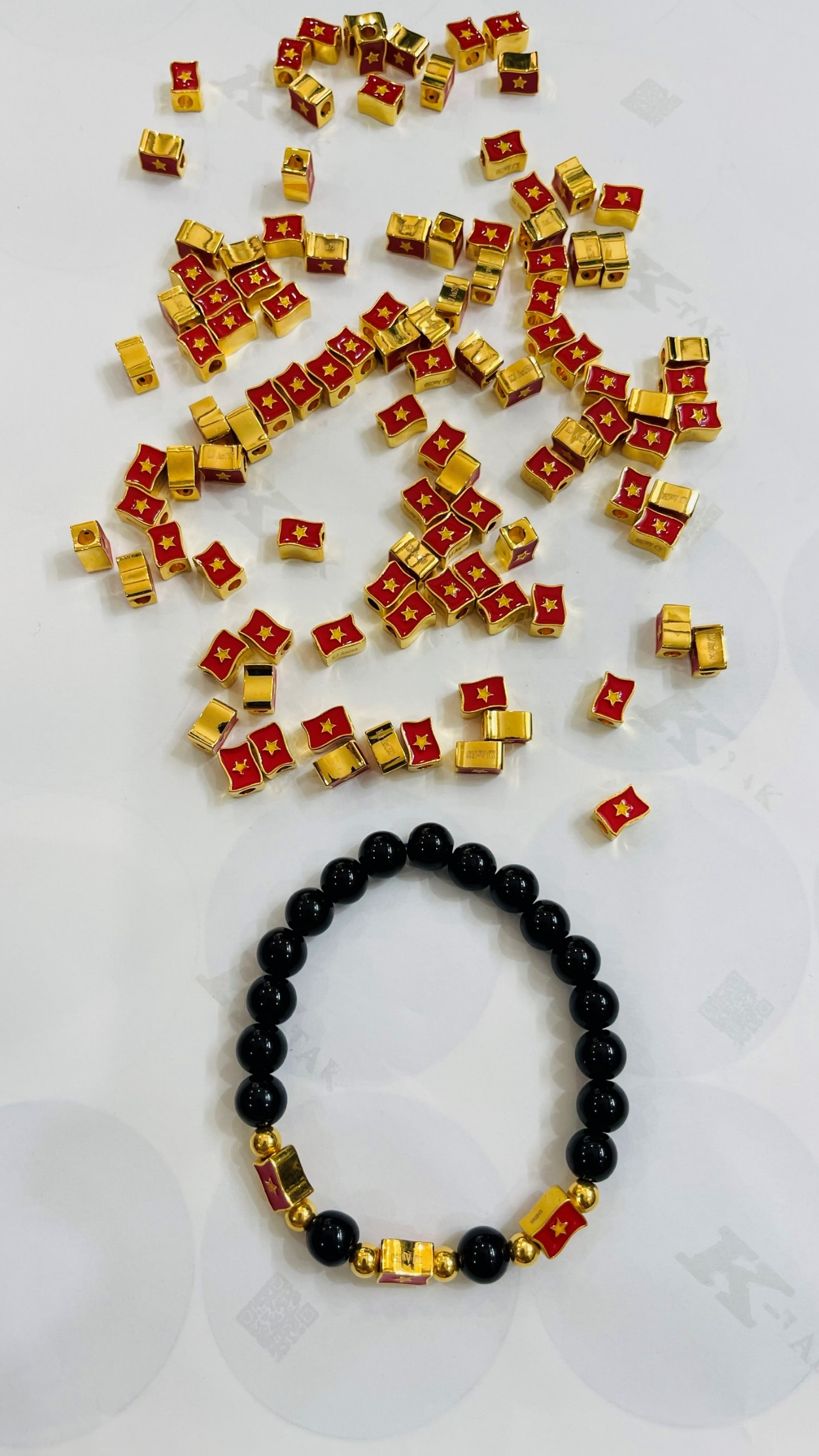 Người dân săn tìm Charm vàng 18k - Trang sức hình lá cờ Việt Nam dịp 2/9- Ảnh 3.