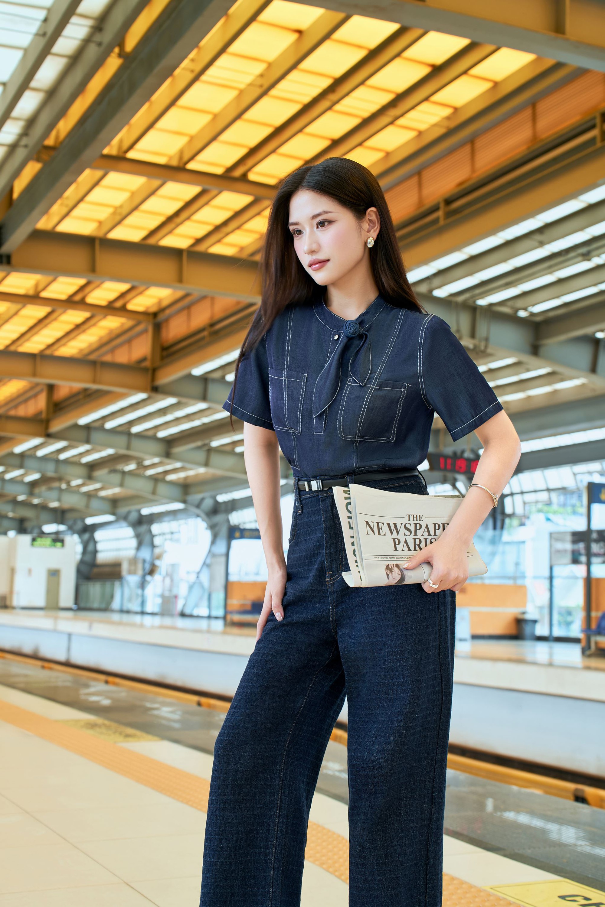 Những chiêu mix đồ với quần jeans và váy liền, giúp nàng công sở sang chảnh hơn trong hè này- Ảnh 14.